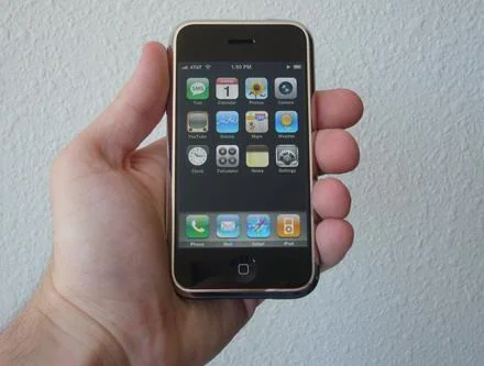 Обзор мобильного телефона Apple iPhone.