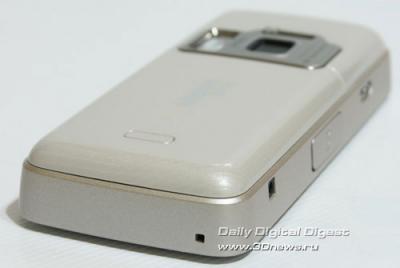 Nokia N82. Вид снизу