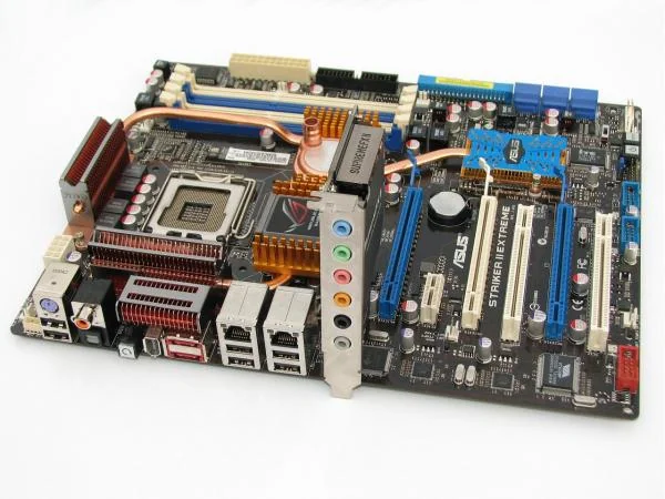 Обзор ASUS Striker II Extreme (nForce 790i Ultra SLI)