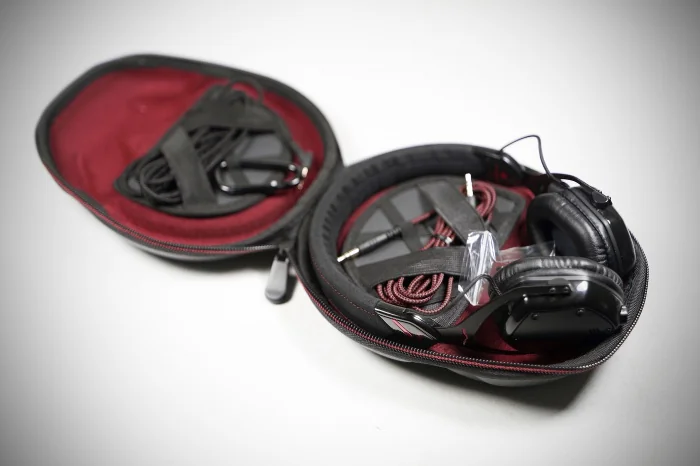 Как выбрать мониторные наушники?